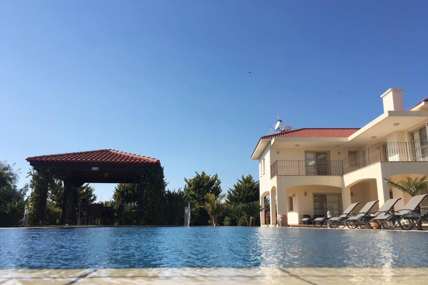 Orchard Blossom Private Villa With Pool Phrenaros Extérieur photo