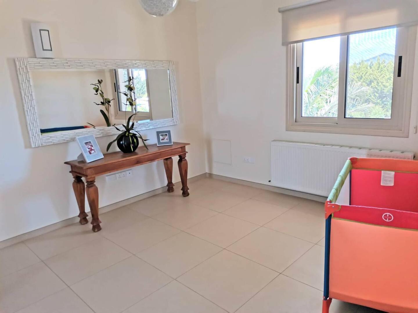 Orchard Blossom Private Villa With Pool Phrenaros Extérieur photo